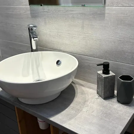 - Proche Croisette Avec Jardin *