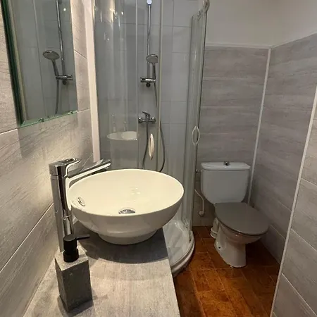 Apartment - Proche Croisette Avec Jardin *